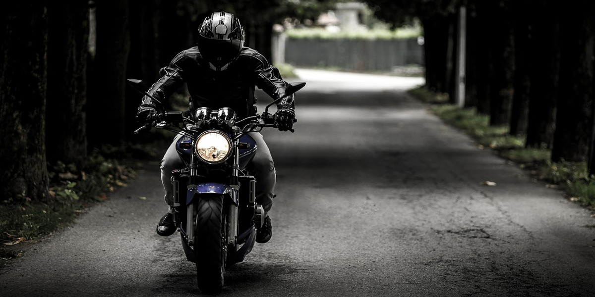 Beim Motor­rad Code 111 Boom in Städ­ten (ORF-Bei­trag)