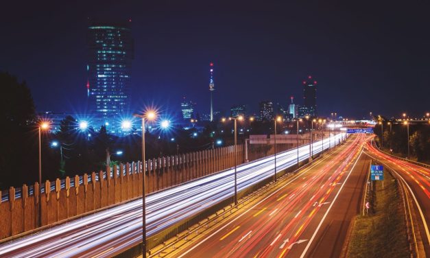 Auf A10 Tau­ern­au­to­bahn Pilot­pro­jekt zum Nacht-80er für&nbsp;Lkw