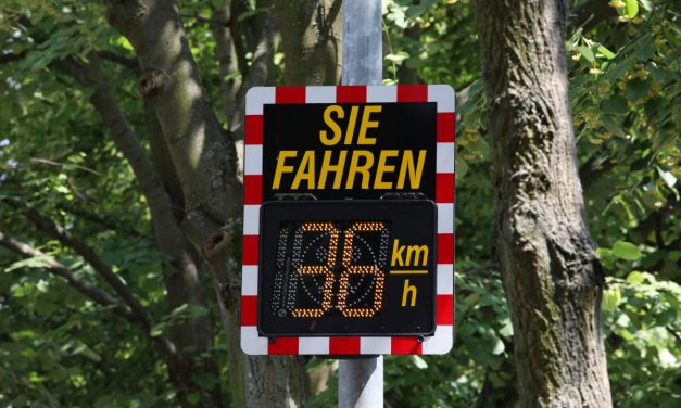 Bei Ver­kehrs­de­lik­ten neue Straf­sät­ze österreichweit